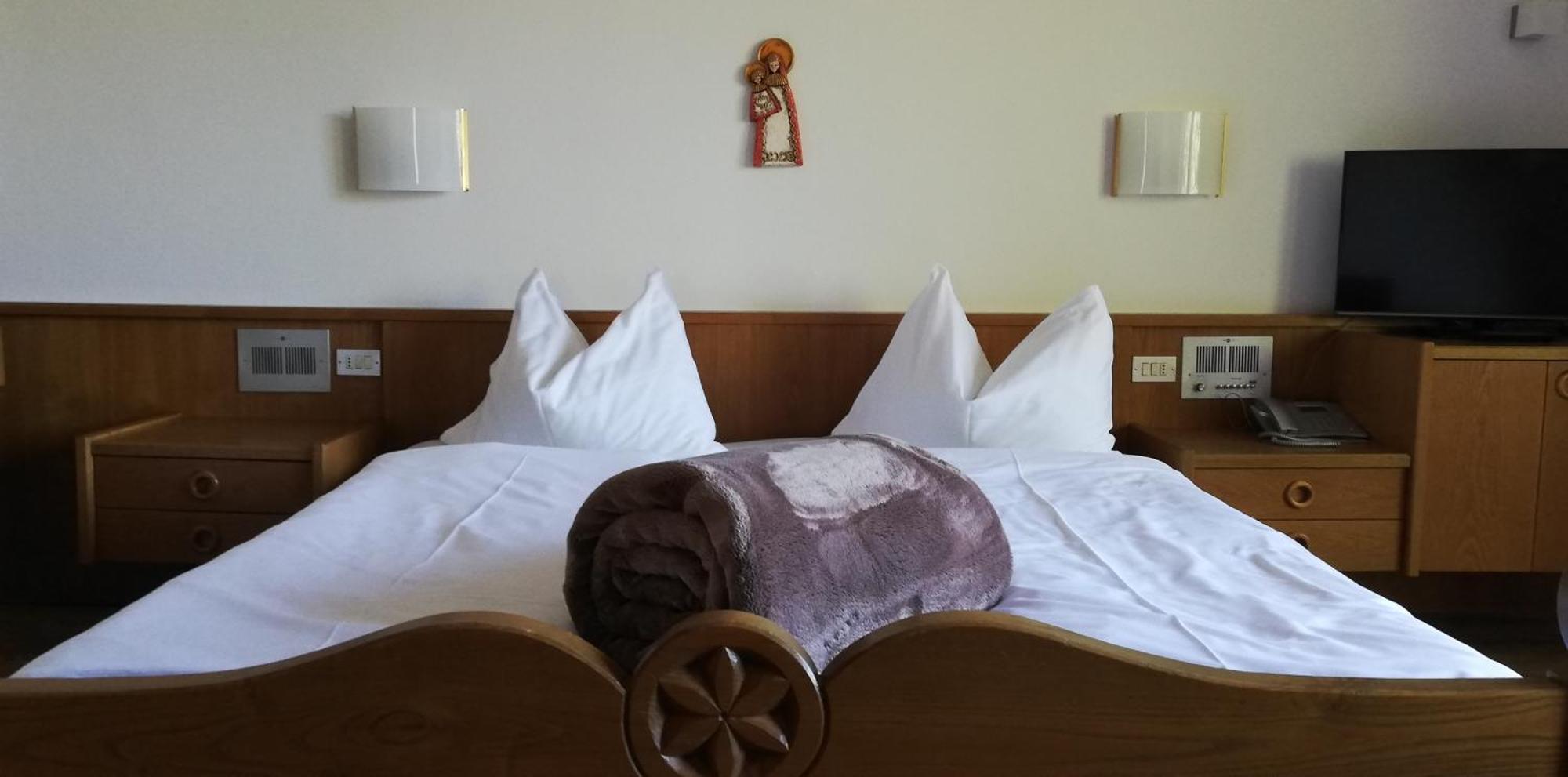 Ferienwohnungen St Hippolyt Mit Hallenbad 라군도 외부 사진
