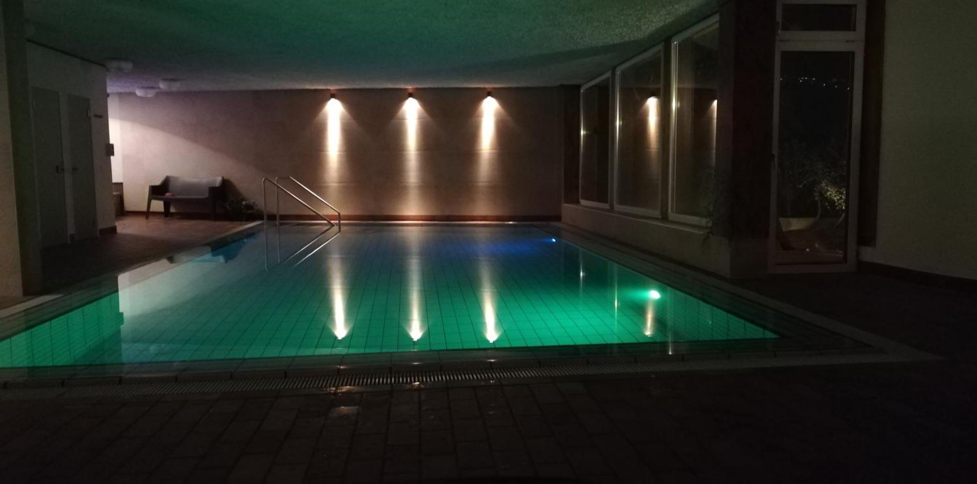 Ferienwohnungen St Hippolyt Mit Hallenbad 라군도 외부 사진