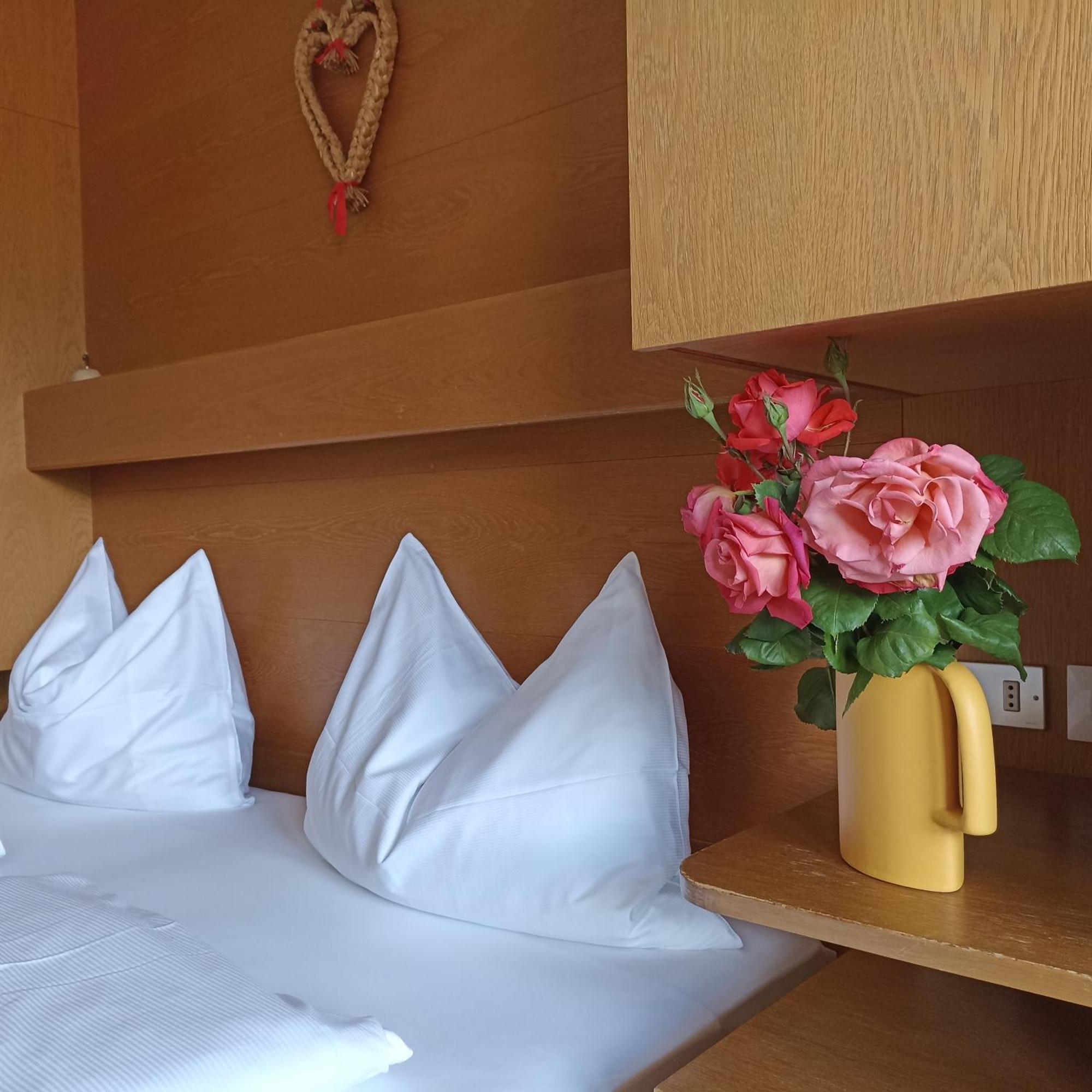 Ferienwohnungen St Hippolyt Mit Hallenbad 라군도 외부 사진