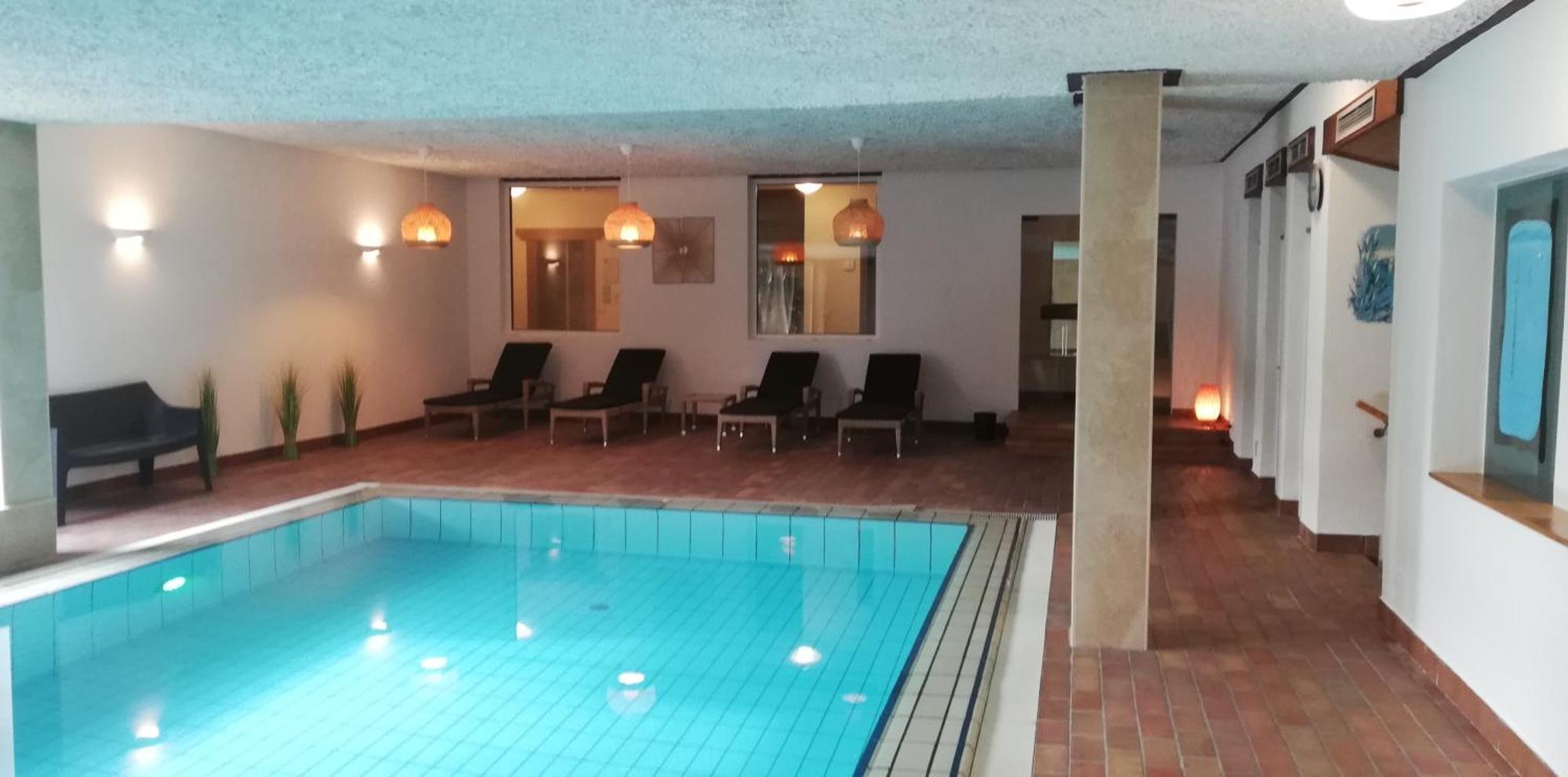 Ferienwohnungen St Hippolyt Mit Hallenbad 라군도 외부 사진
