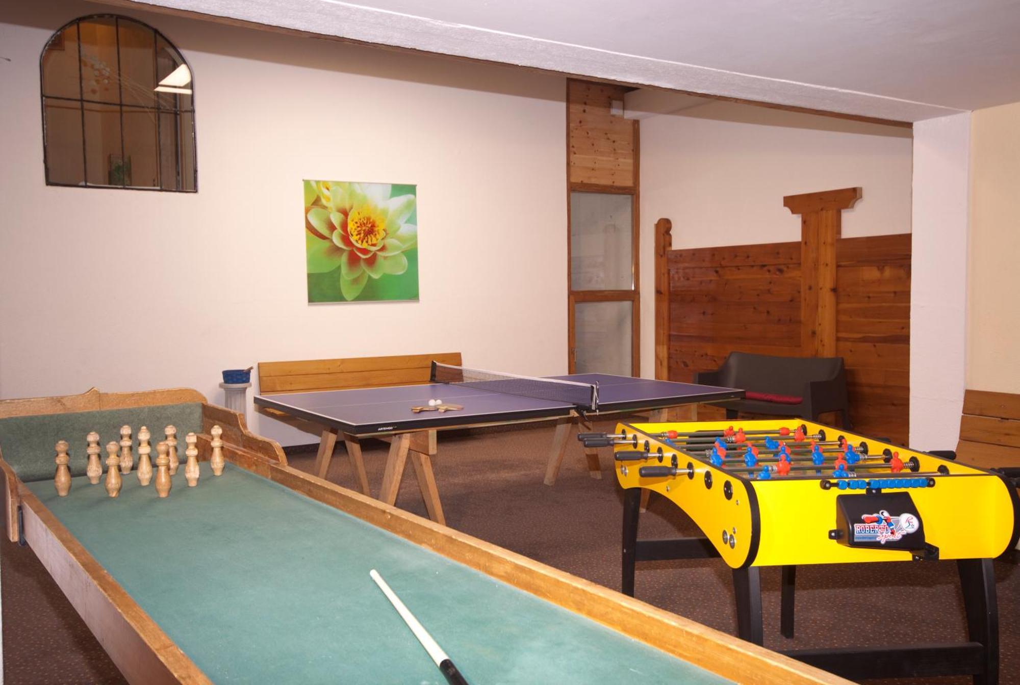 Ferienwohnungen St Hippolyt Mit Hallenbad 라군도 외부 사진