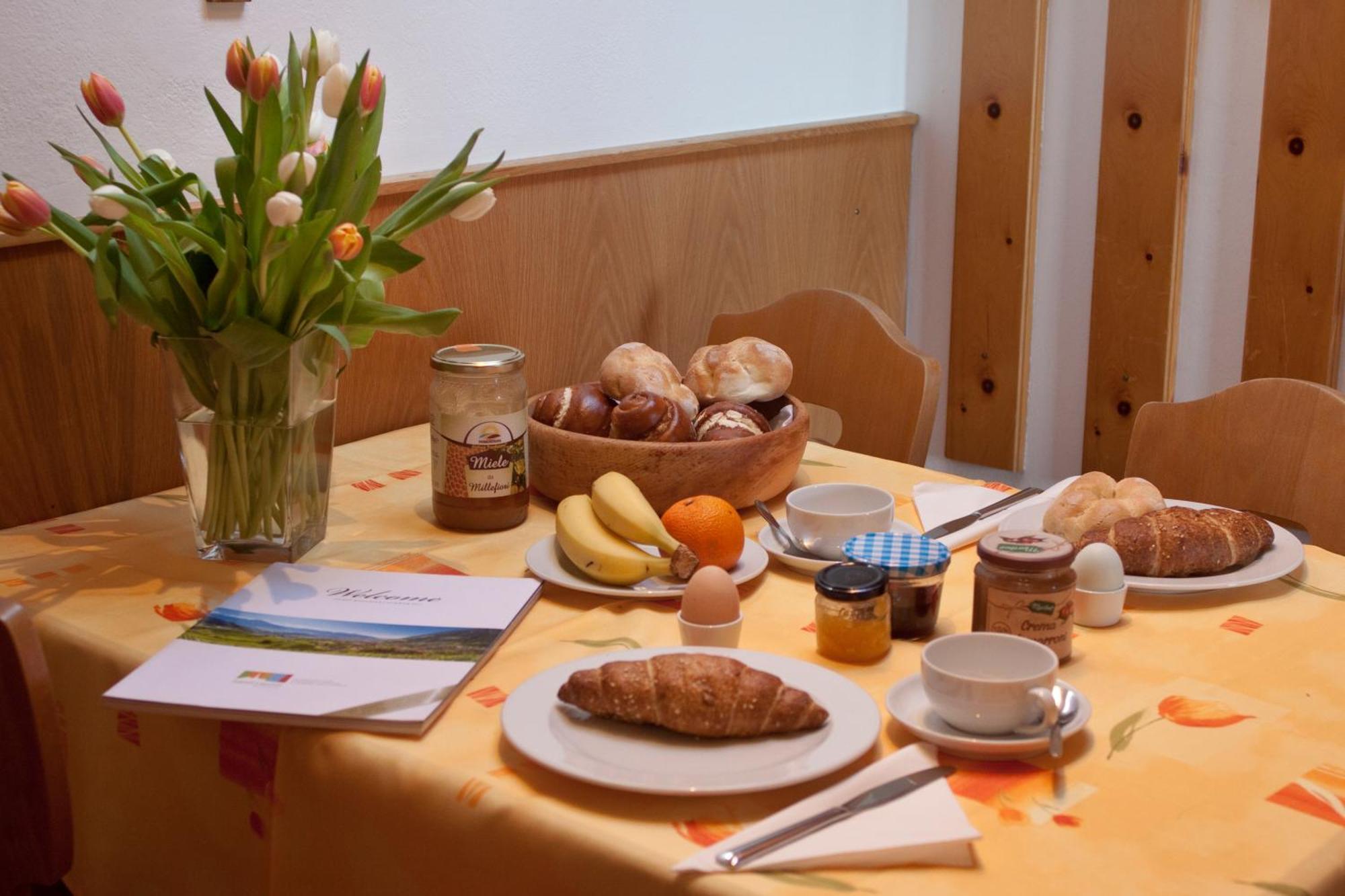 Ferienwohnungen St Hippolyt Mit Hallenbad 라군도 외부 사진