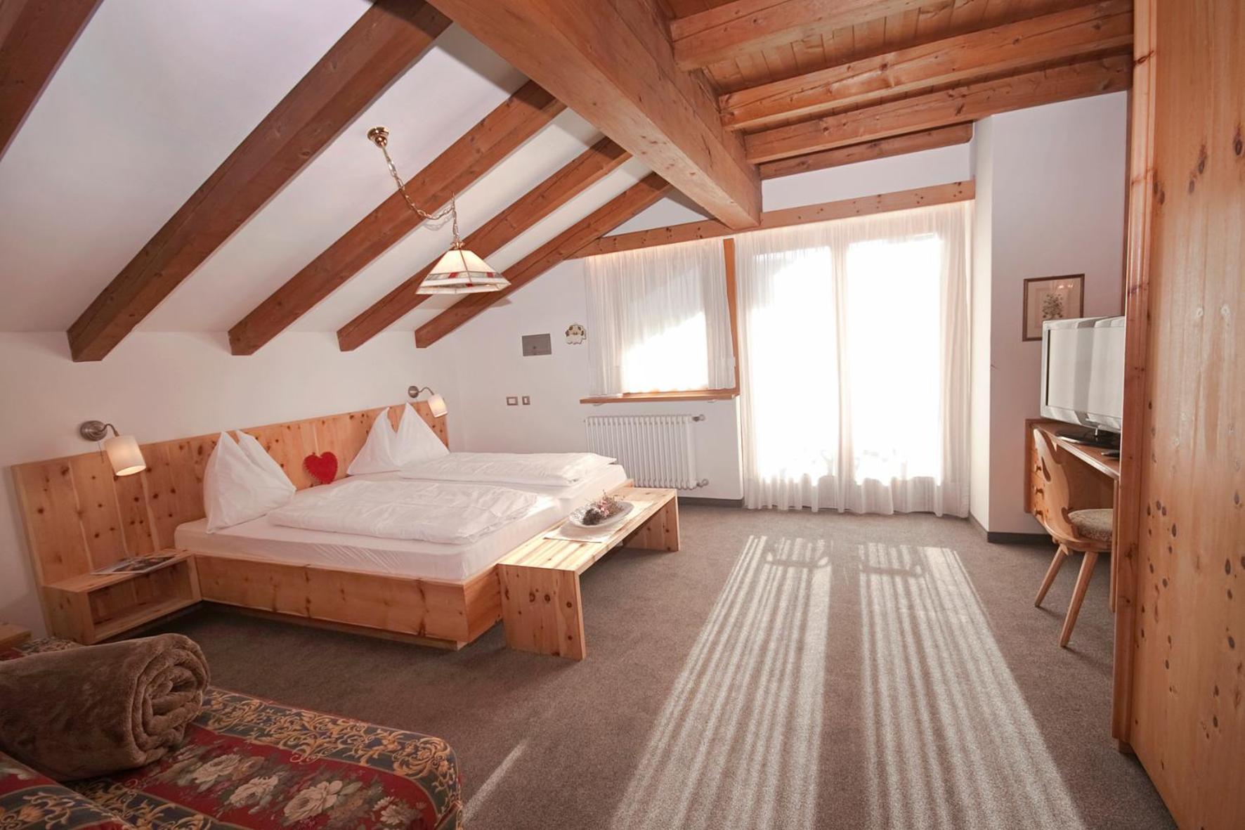 Ferienwohnungen St Hippolyt Mit Hallenbad 라군도 외부 사진